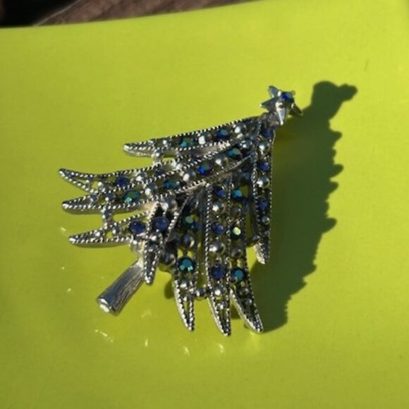 HOLIDAY🎄🎄SILVER STARRS Silver AB Rhinestone Tree BROOCH - Picture 3 of 9